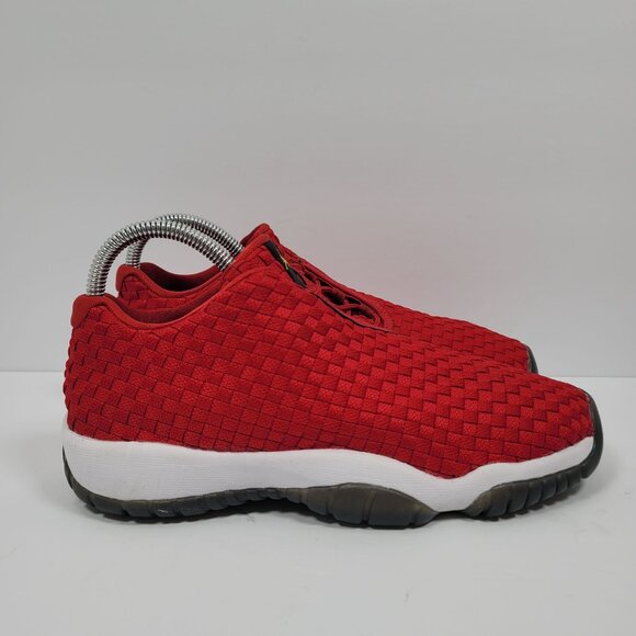 Air Jordan Future Low Youth Red White Sneakers 724813-600 US Size 7Y - Picture 1 of 8